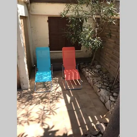 Appartement Avec Jardinet/Cour Кальви